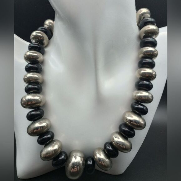 The stone ages Chunky beaded necklace cute 🥰 OFL - Picture 1 of 4